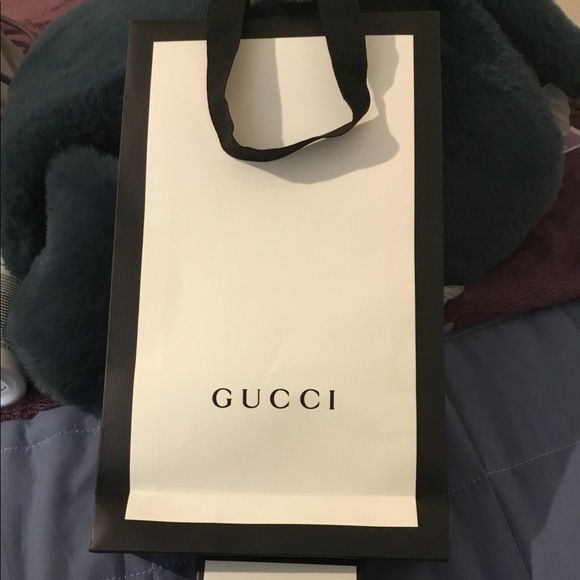 Authentic Gucci Small Jewelry Box & Ribbon - Picture 6 of 9